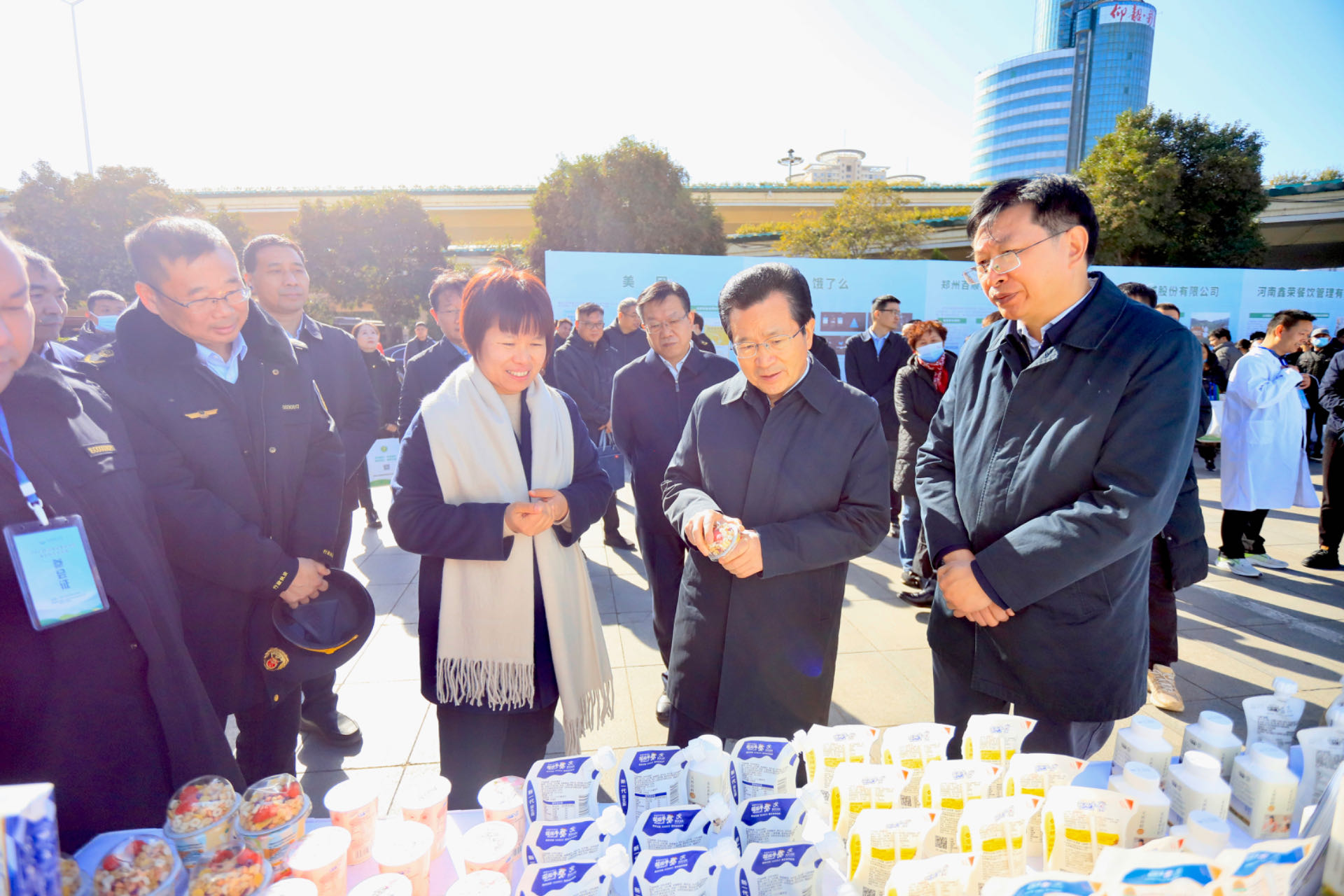 花花牛丨落實食品生產(chǎn)加工企業(yè)質(zhì)量安全主體責任，助力人民群眾生活更美好——2023年河南省暨鄭州食品安全宣傳周啟動儀式隆重舉行