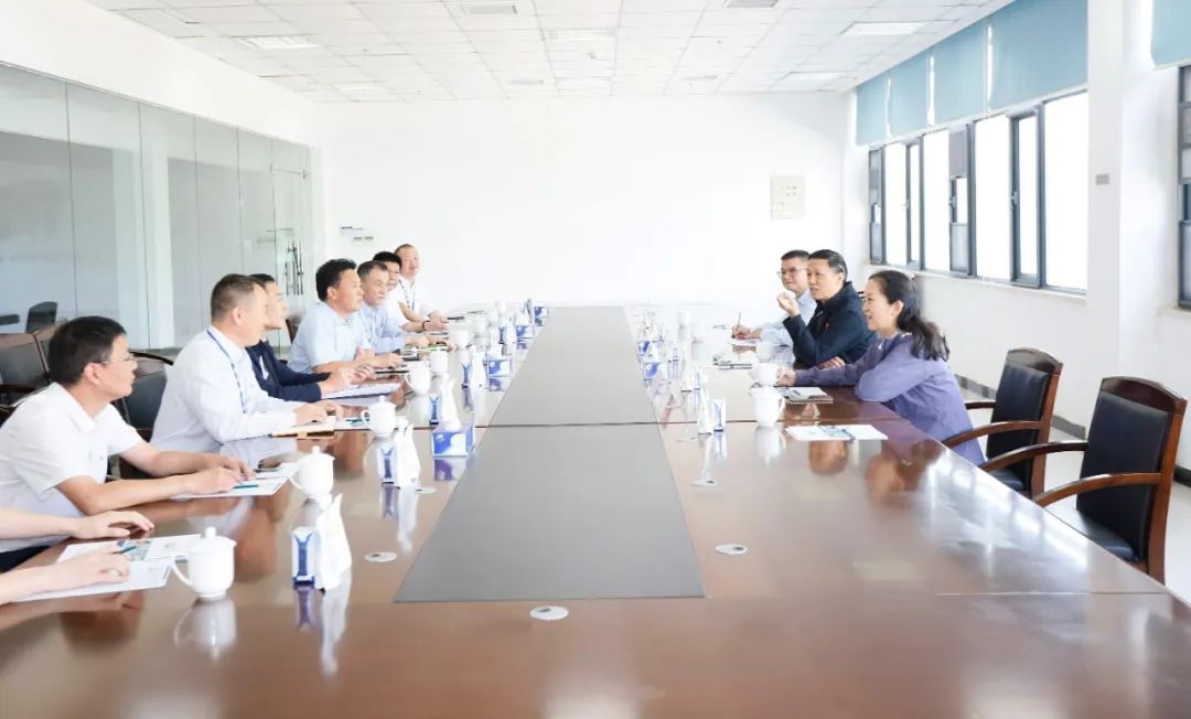 快樂過“雙節(jié)”，安全不放假｜河南農(nóng)投集團(tuán)黨委書記、董事長李曉寰一行蒞臨花花牛乳業(yè)集團(tuán)開展“雙節(jié)”安全生產(chǎn)大檢查活動(dòng)并慰問一線職工、