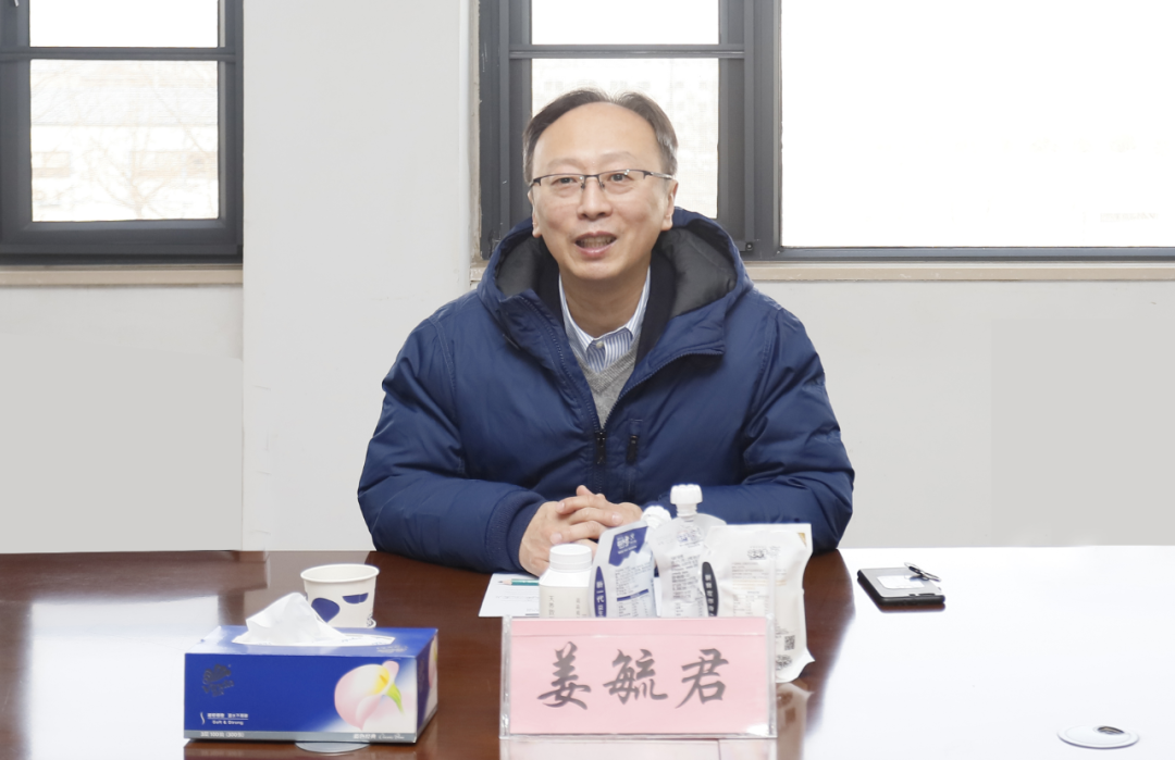 花花牛丨東北農(nóng)大食品學(xué)院院長、中原食品實驗室首席科學(xué)家姜毓君教授蒞臨花花牛乳業(yè)集團(tuán)調(diào)研