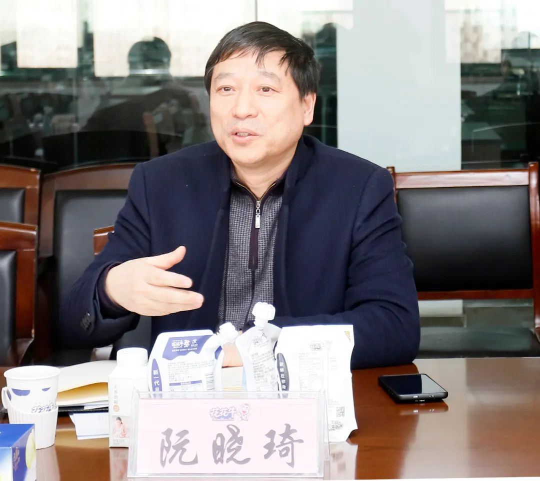 花花牛丨東北農(nóng)大食品學(xué)院院長、中原食品實驗室首席科學(xué)家姜毓君教授蒞臨花花牛乳業(yè)集團(tuán)調(diào)研