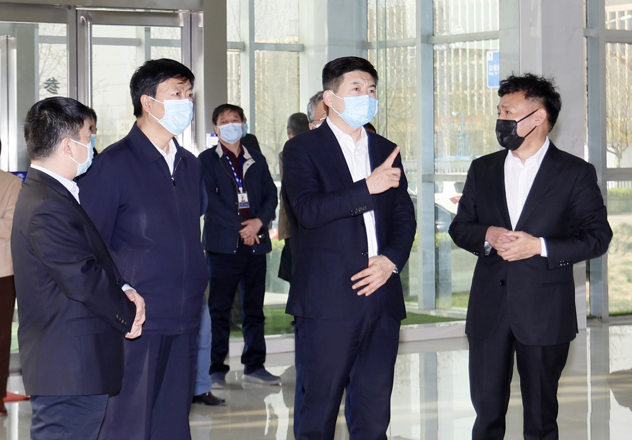 河南省委常委、副省長費(fèi)東斌蒞臨 花花牛乳業(yè)集團(tuán)調(diào)研