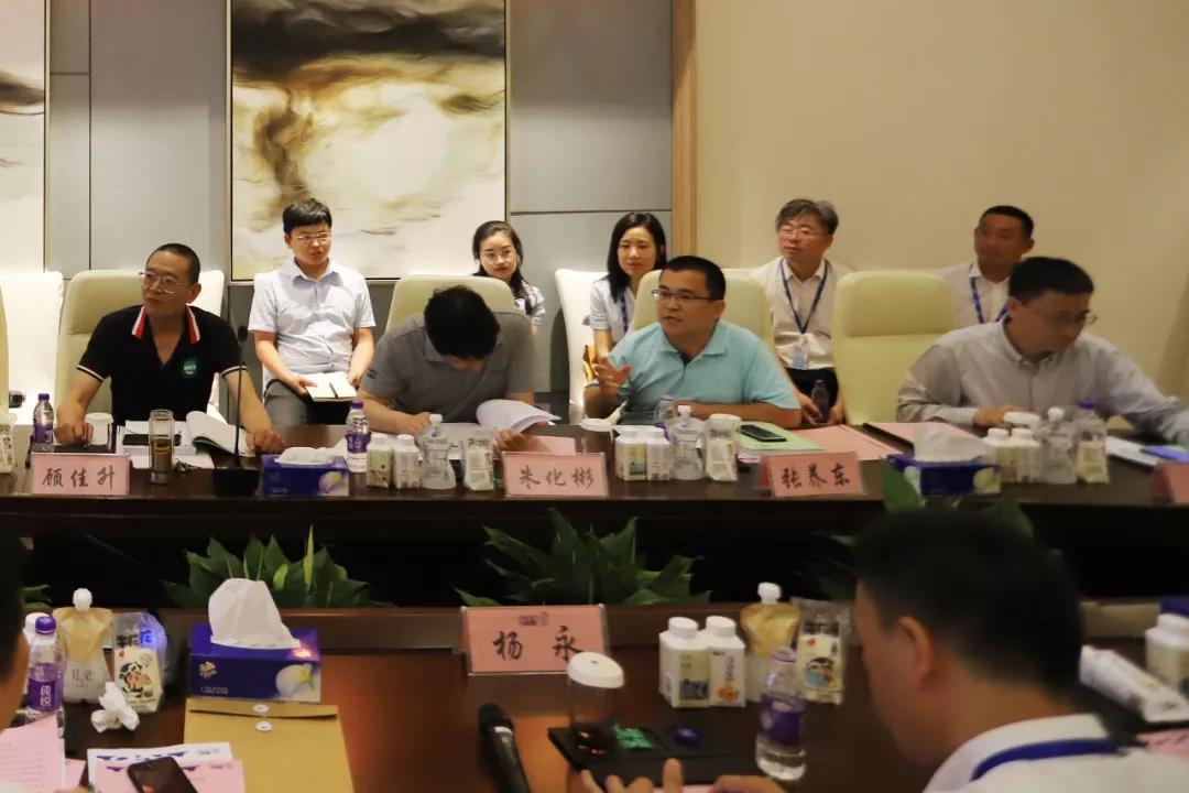 河南首家！花花牛乳業(yè)集團(tuán)通過(guò)優(yōu)質(zhì)乳工程驗(yàn)收