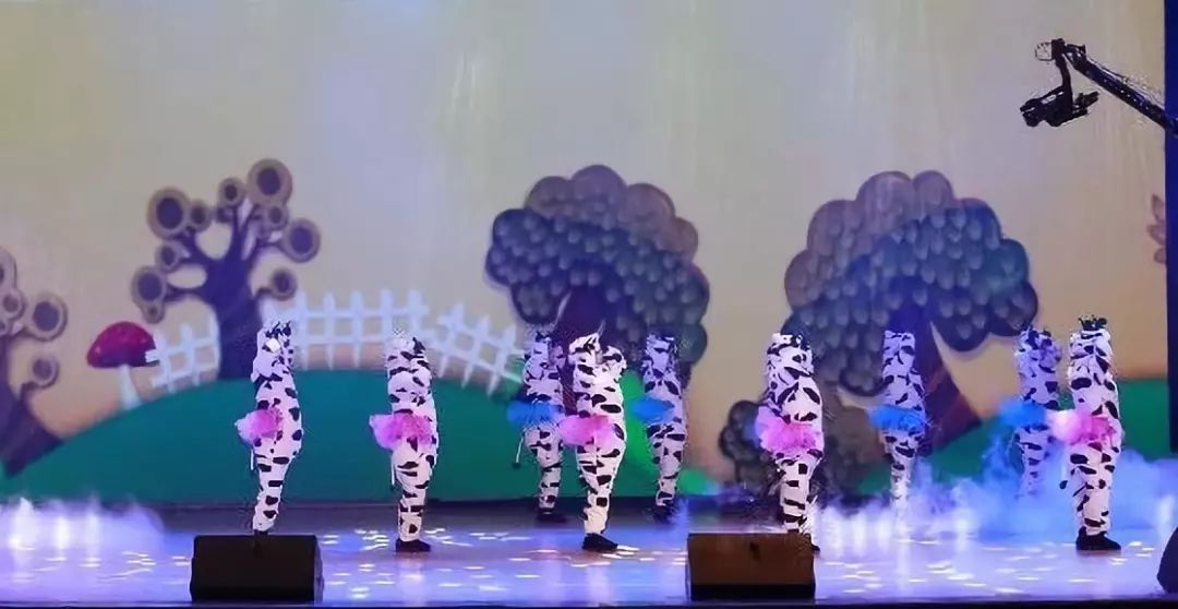 “贏在2019”，花花牛乳業(yè)集團2019年新春晚會盛大開幕