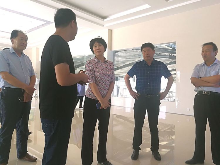 駐馬店市委常委、統(tǒng)戰(zhàn)部長姚新文 蒞臨花花牛乳業(yè)集團(tuán)總部調(diào)研
