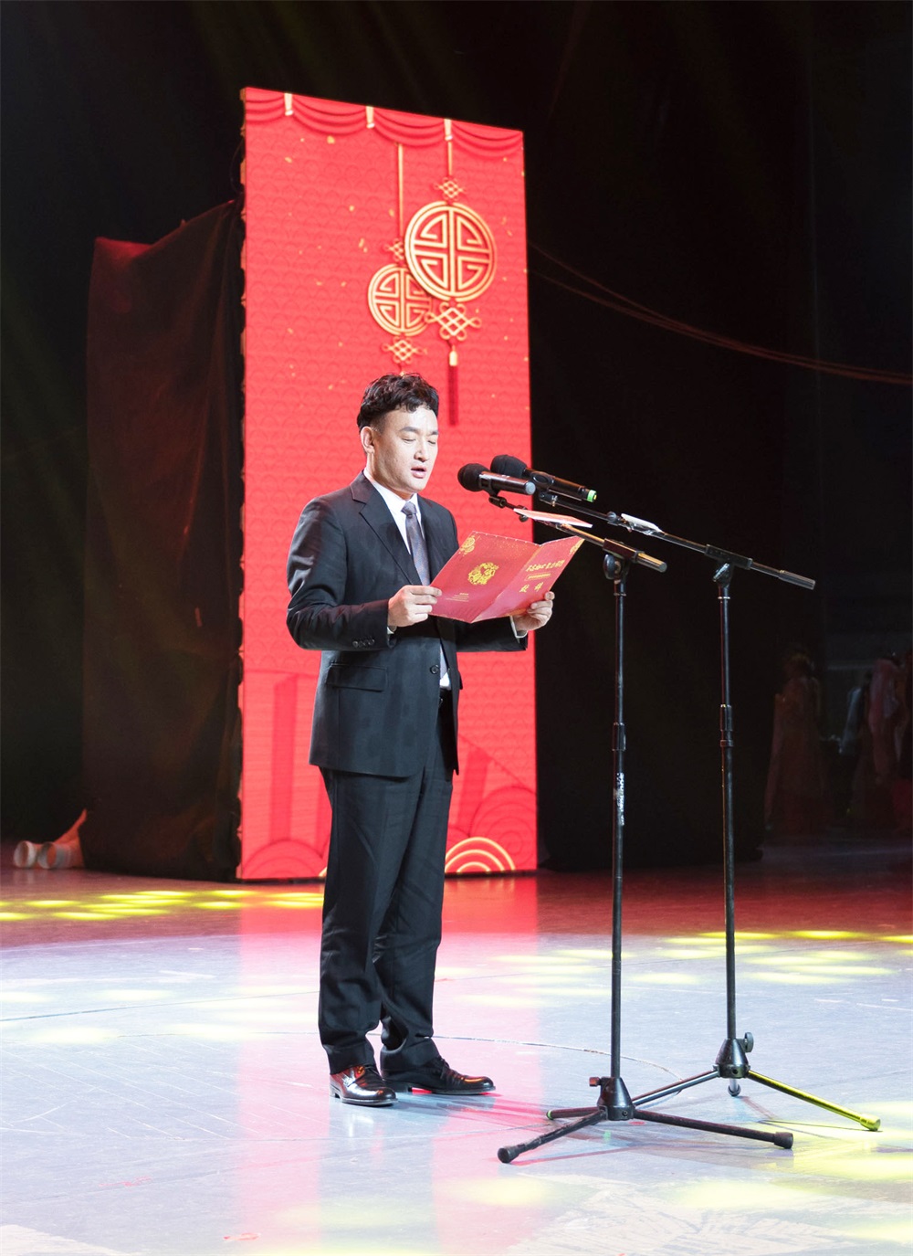 “不忘初心、聚力前行” 花花牛集團(tuán)2018迎新春聯(lián)歡會(huì)隆重舉行